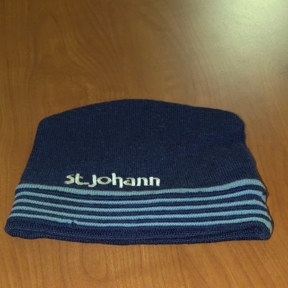 Vintage Schoeler Montana West Blue Knit Beanie